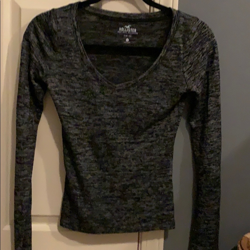 Hollister Black Pattern Slim Tee!!